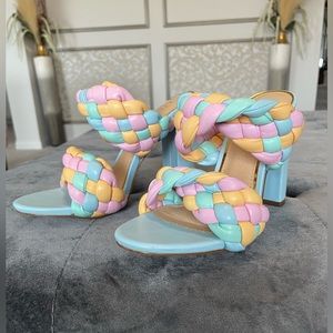 Soft multicolored block heels. Super comfy and cute for summertime.